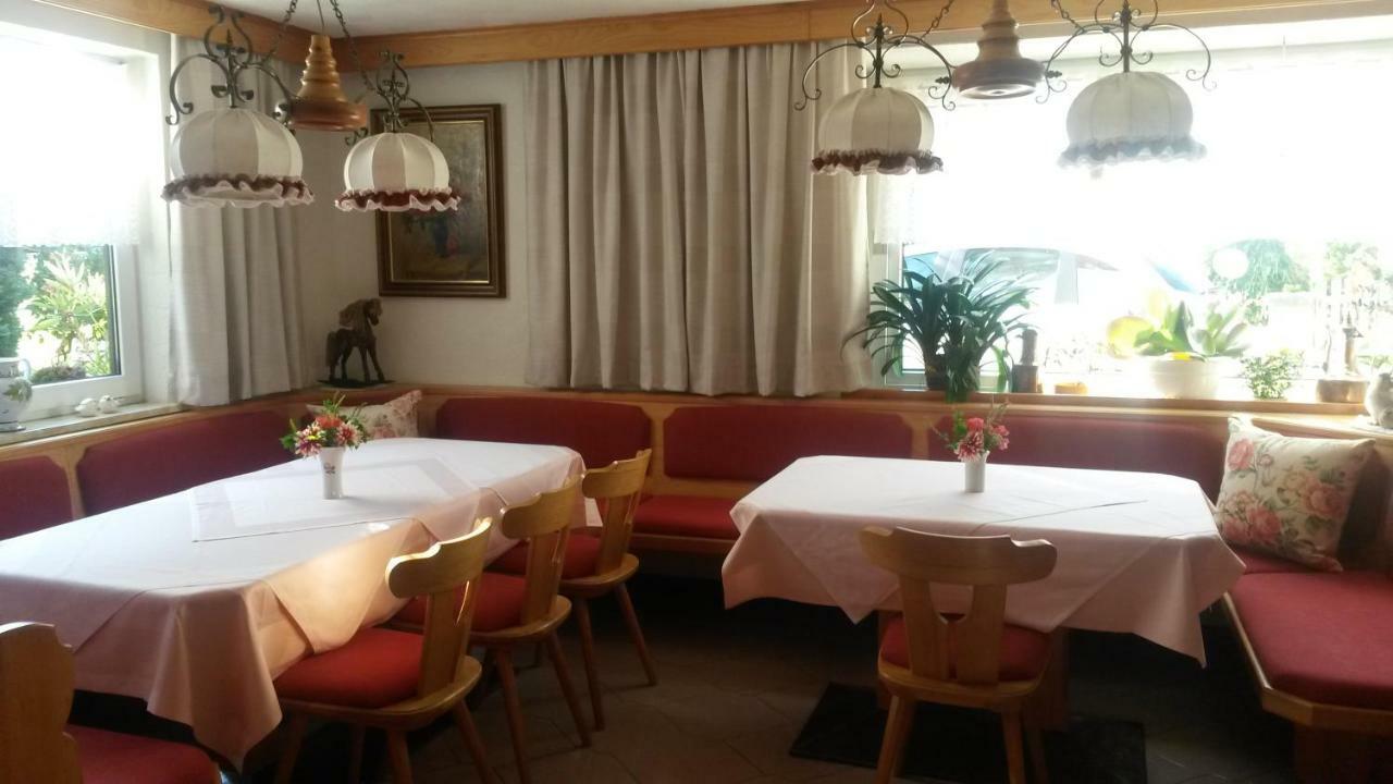 ホテル ペンシオン ヴィルヘルマー Sankt Lorenzen im Lesachtal エクステリア 写真